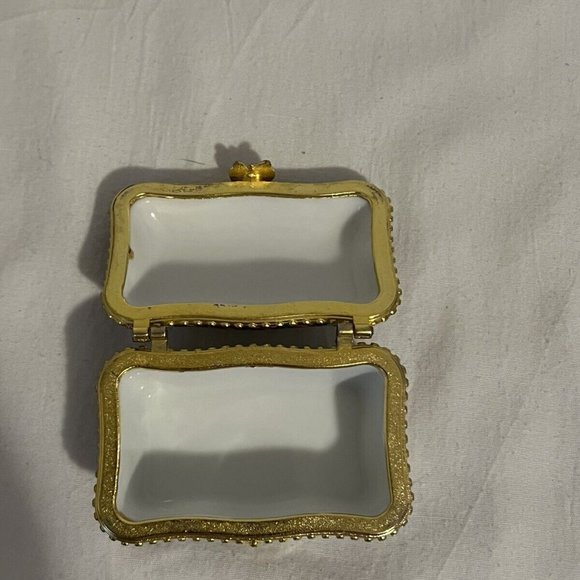 Imperial Porcelain Square Shaped Hinged Trinket Box w/Bible Verse Psalm 23:2,3 - Picture 3 of 4